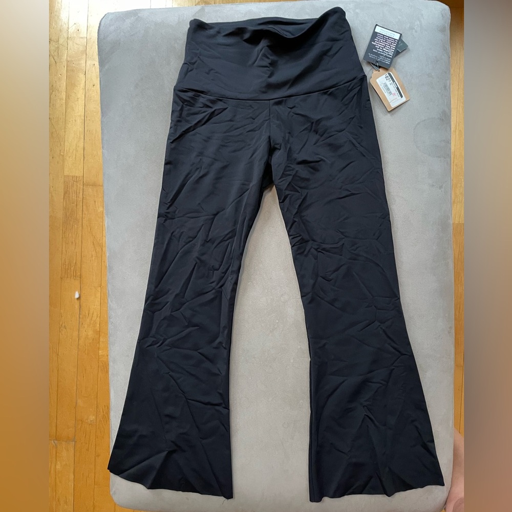 Onzie High-Rise Bootcut Flare Yoga Pants - BRAND NEW WITH TAGS